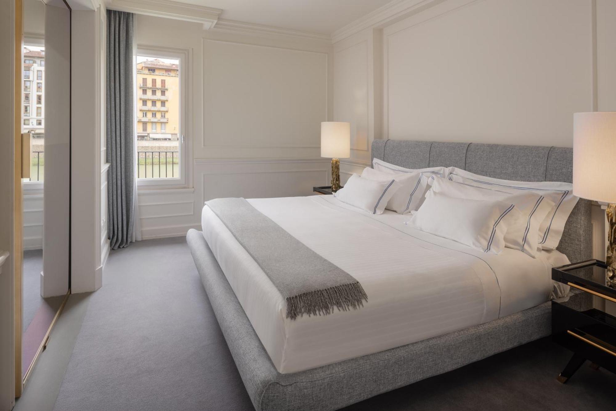 Lungarno Luxury Apartments - By Lungarno Collection Florencia Exterior foto